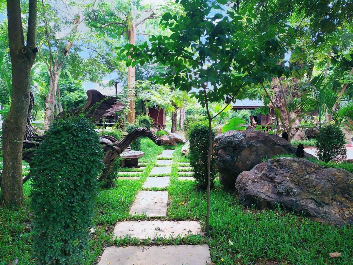 เด่นชัยซิตี้ รีสอร์ท แพร่ ภายนอก รูปภาพ